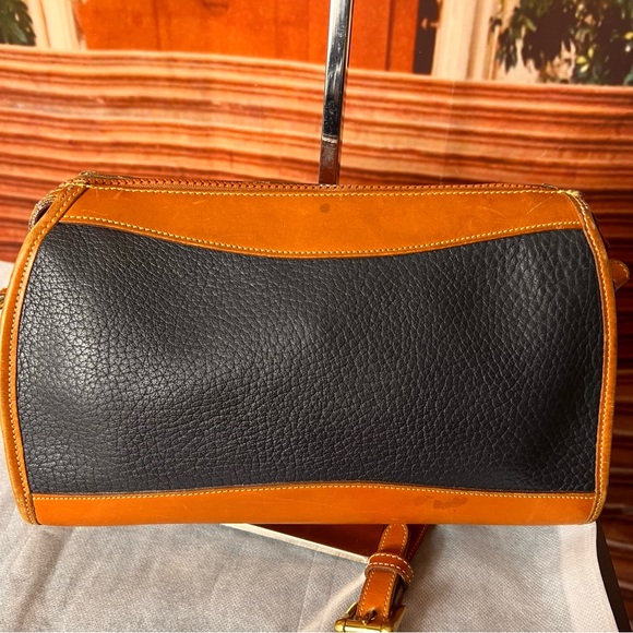 Dooney & Bourke Black and Tan Leather Crossbody Shoulder Bag, great condition - Picture 12 of 17